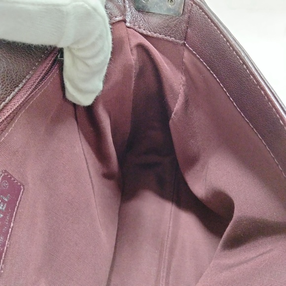 CHANEL Quilted Burgundy Shoulder Bag - Picture 4 of 10